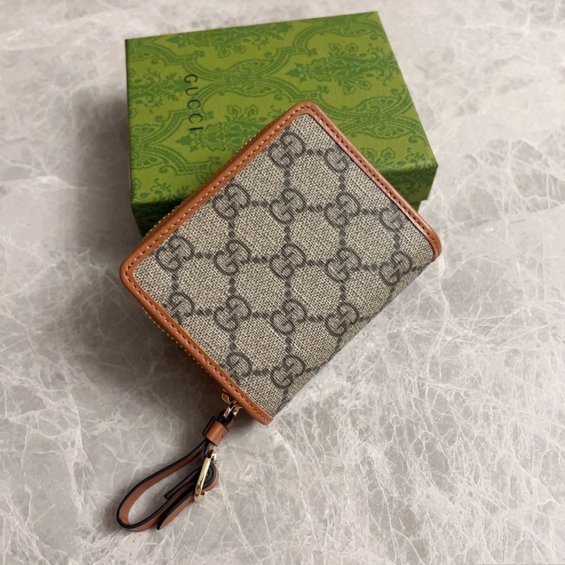 G*u*i wallets & purse